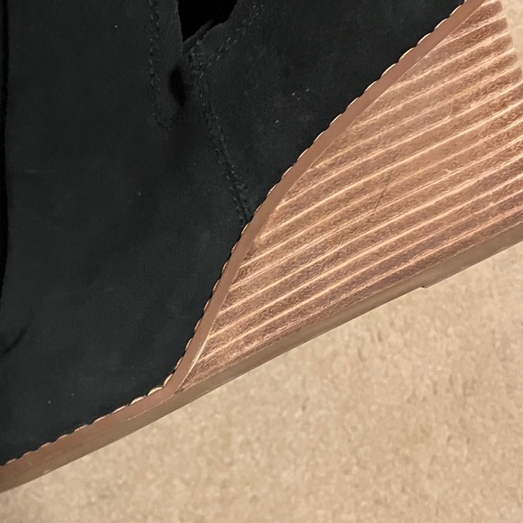 TOMS Classic Black Ankle Boots - Picture 4 of 10